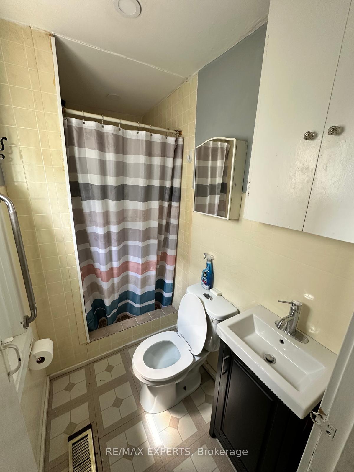 Photo 13 of Unit B, 62 West Street, Orillia — HOMEH