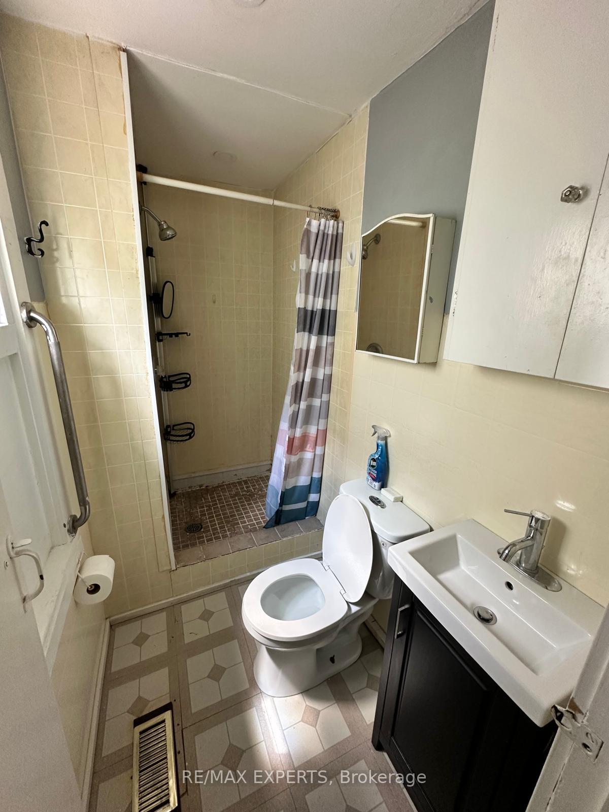 Photo 15 of Unit B, 62 West Street, Orillia — HOMEH