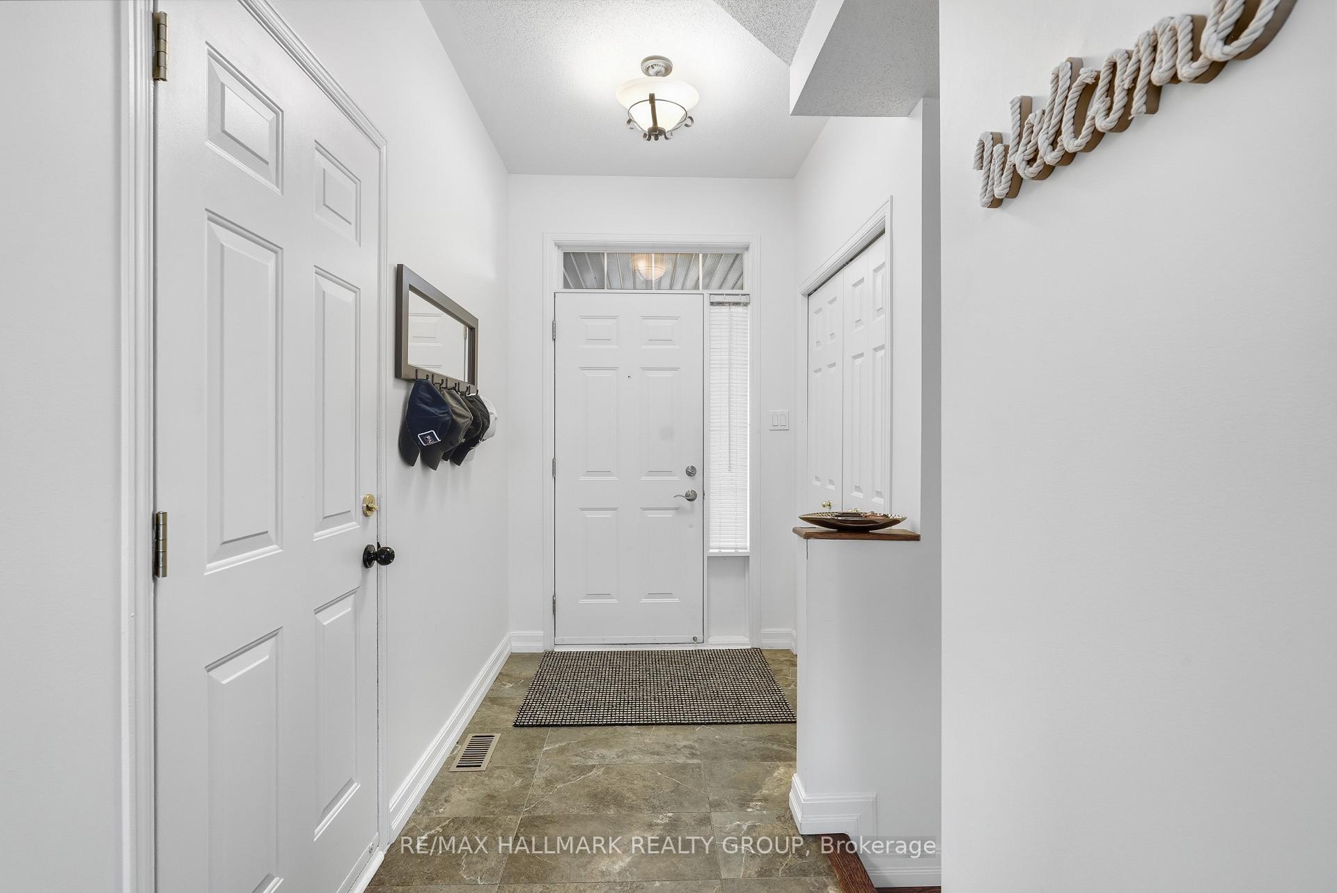 Photo 3 of 2044 Bergamot Circle, Ottawa, Springridge/East Village — HOMEH