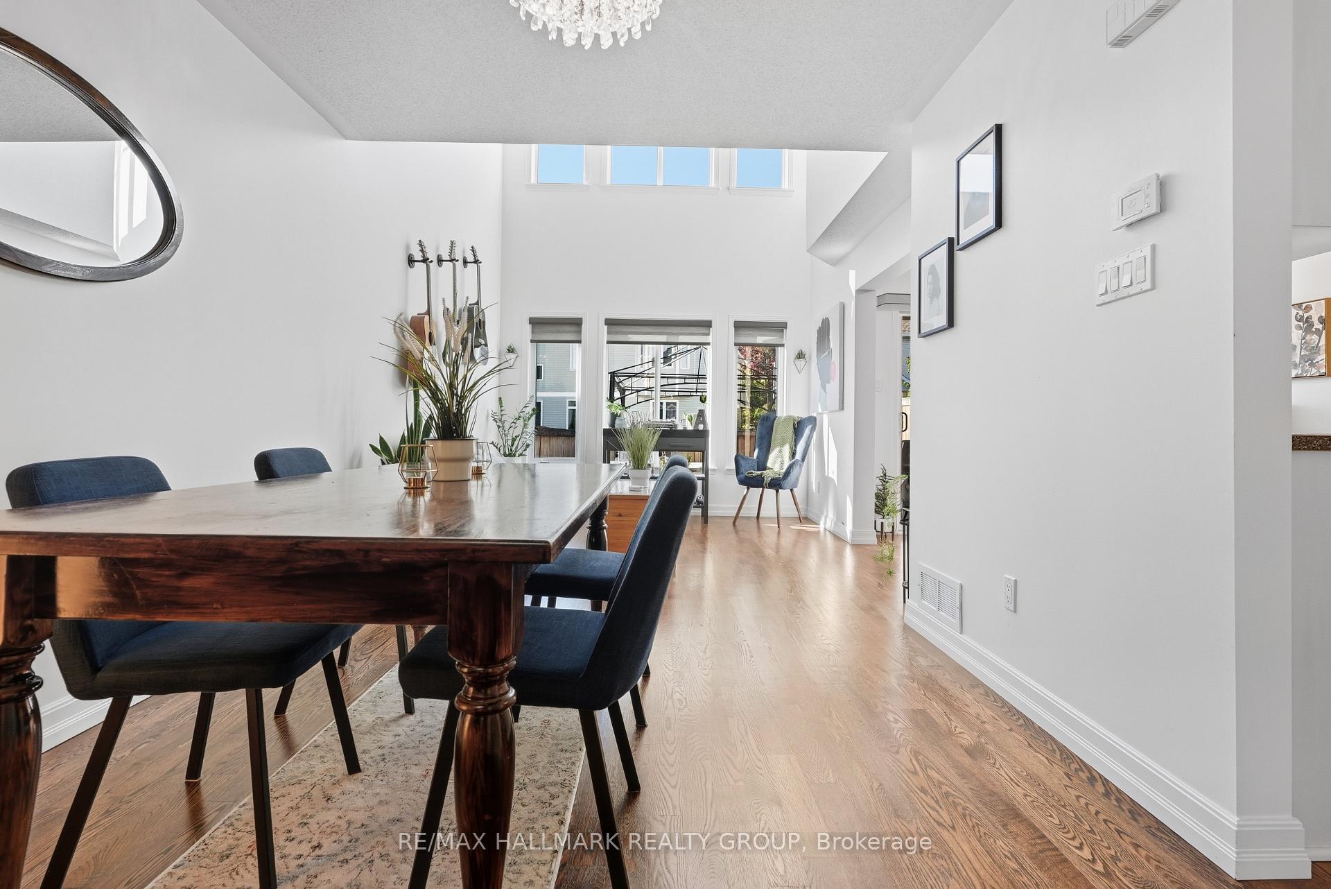 Photo 6 of 2044 Bergamot Circle, Ottawa, Springridge/East Village — HOMEH