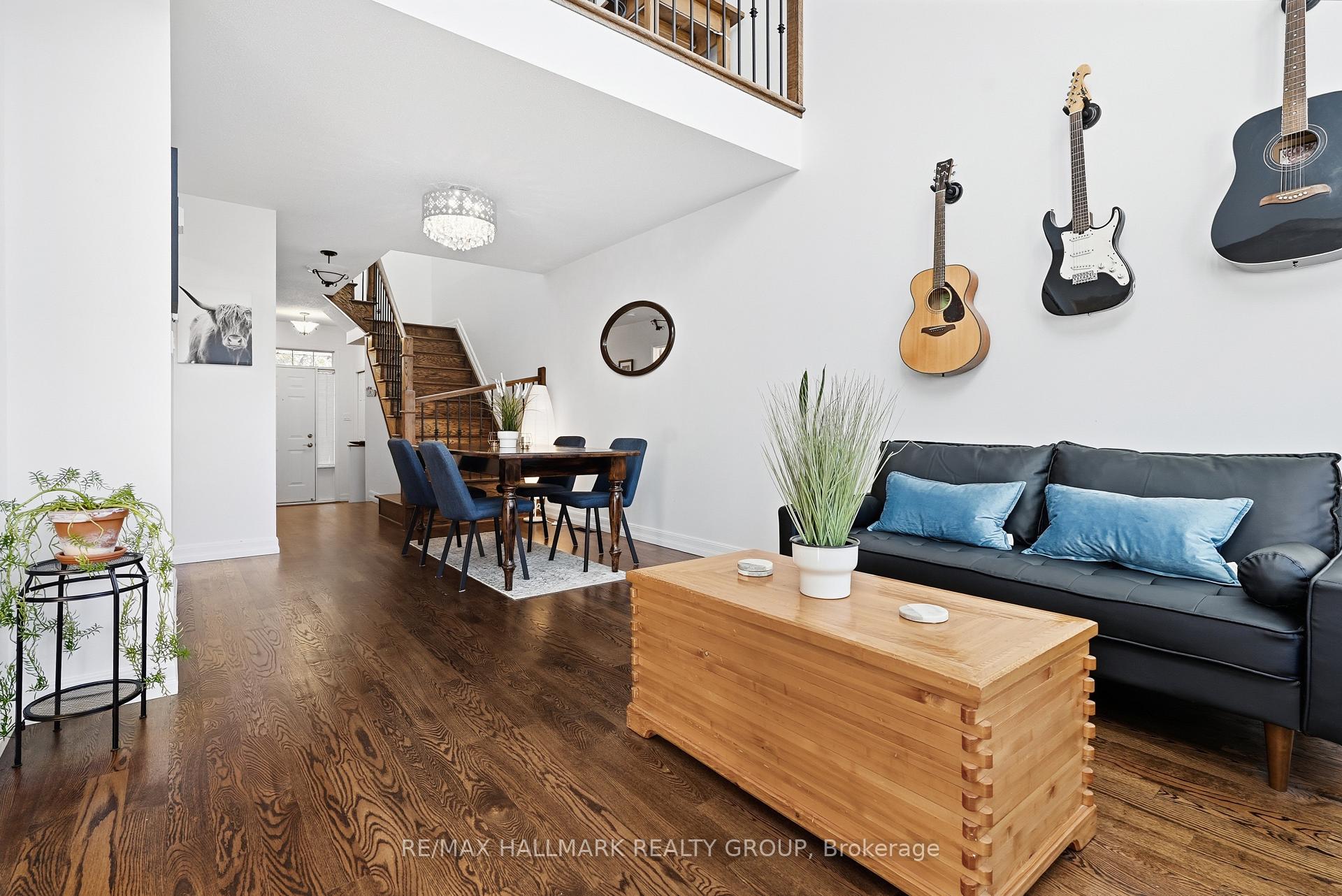Photo 8 of 2044 Bergamot Circle, Ottawa, Springridge/East Village — HOMEH