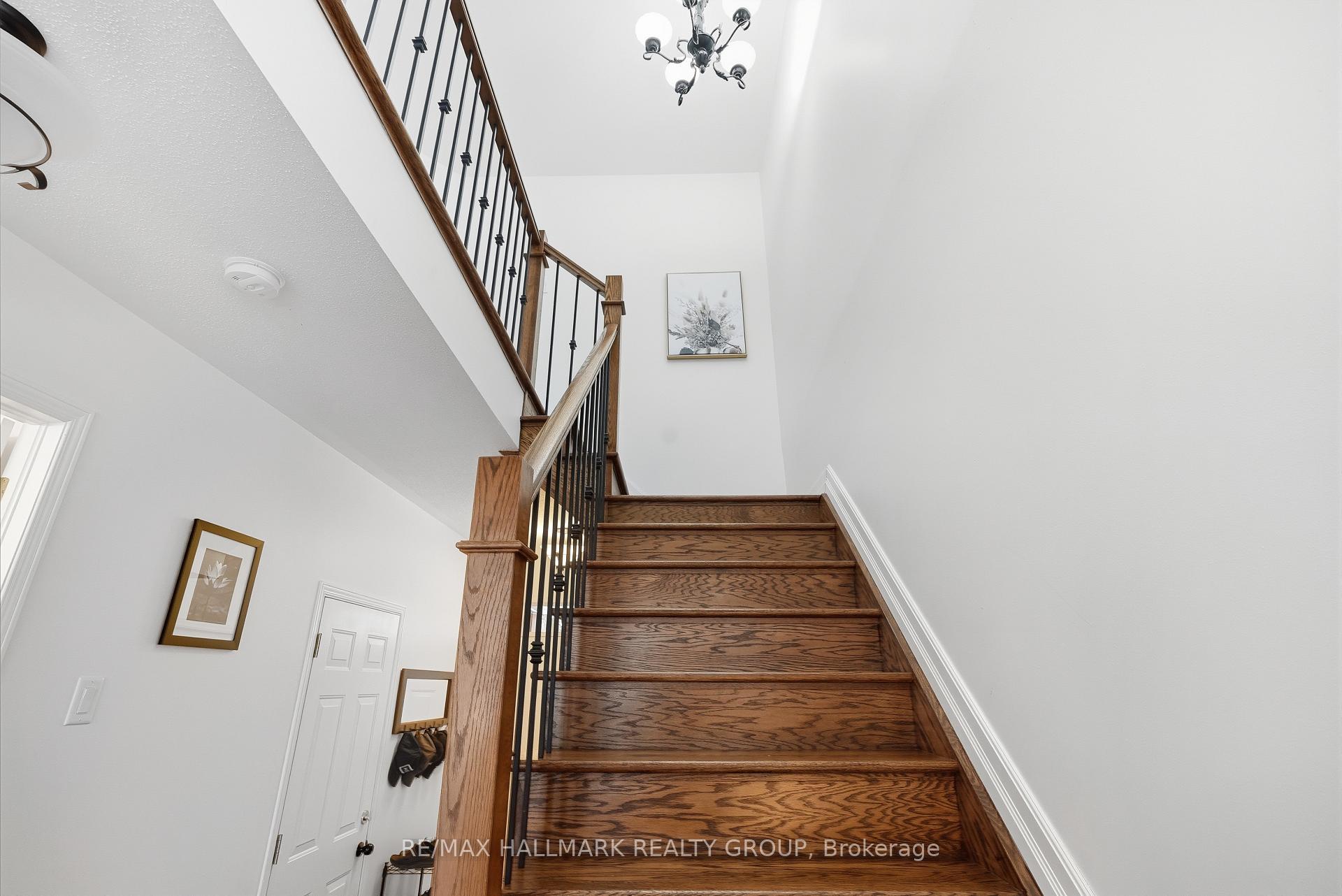 Photo 13 of 2044 Bergamot Circle, Ottawa, Springridge/East Village — HOMEH