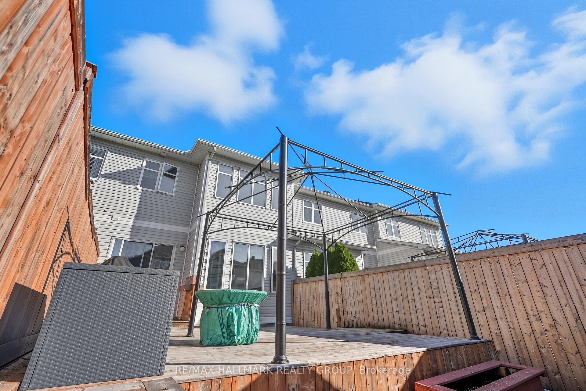 Photo 31 of 2044 Bergamot Circle, Ottawa, Springridge/East Village — HOMEH