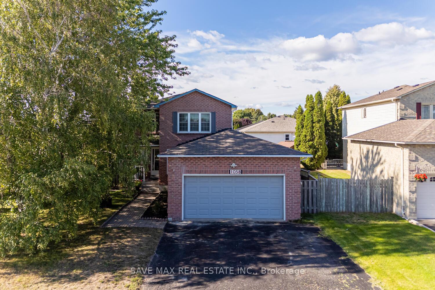 Photo 3 of 1058 Renaissance Drive, Oshawa, Lakeview — HOMEH