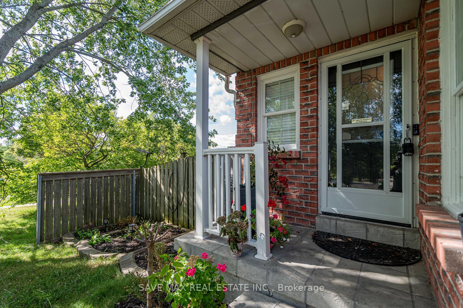 Photo 7 of 1058 Renaissance Drive, Oshawa, Lakeview — HOMEH