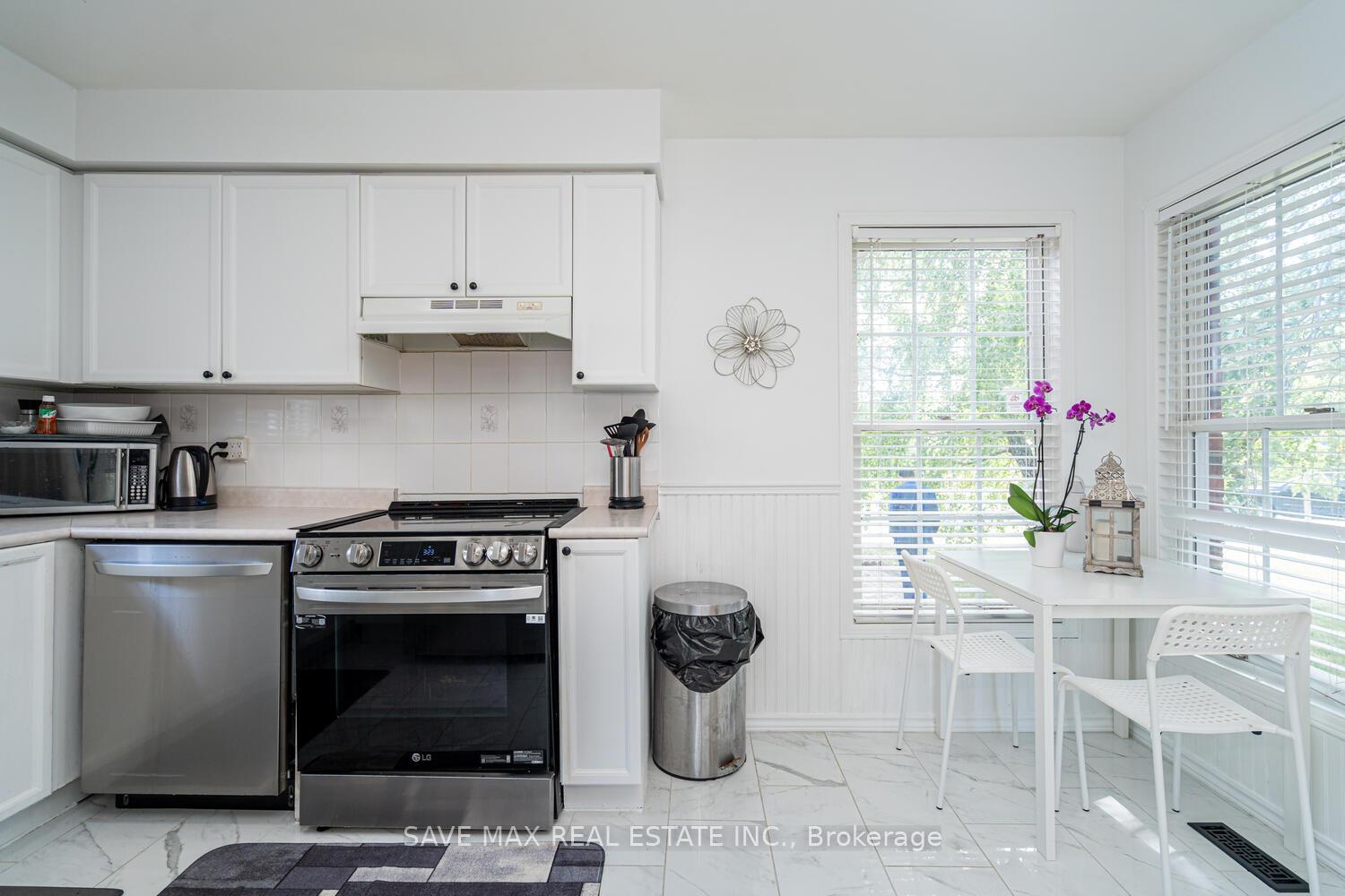 Photo 19 of 1058 Renaissance Drive, Oshawa, Lakeview — HOMEH