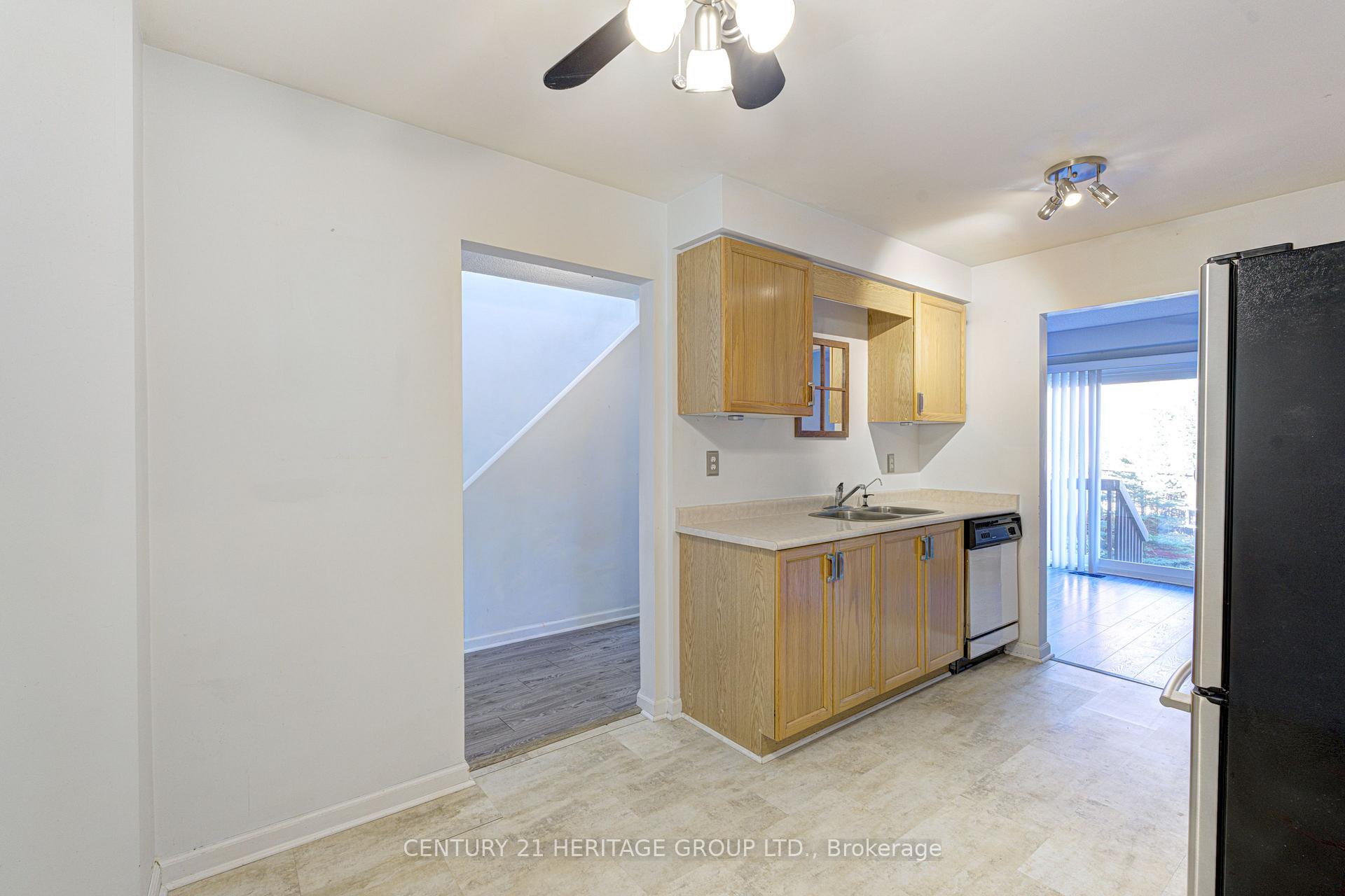 Photo 10 of 89 Potter Crescent, New Tecumseth, Tottenham — HOMEH