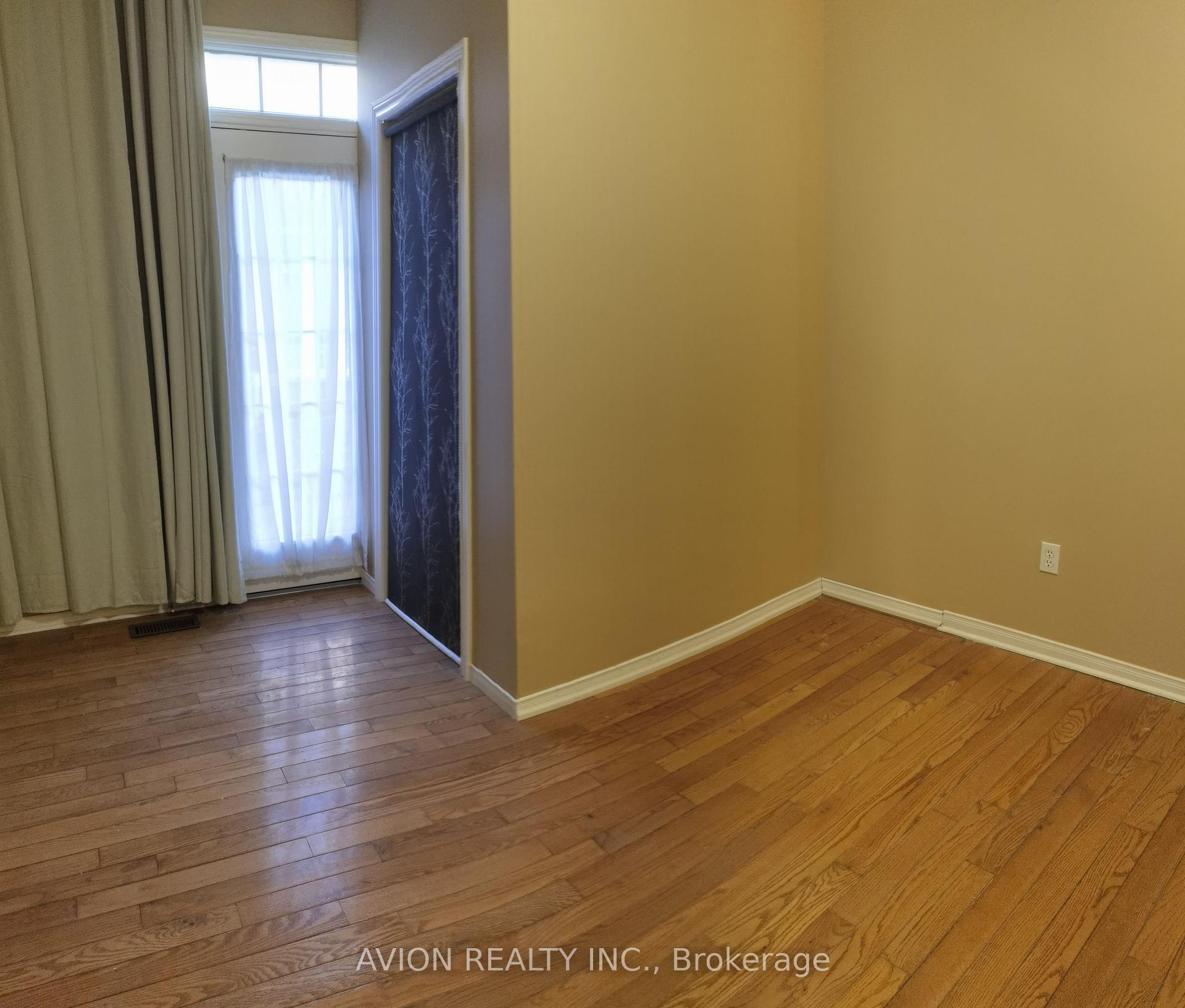 Photo 3 of 428 Bur Oak Avenue, Markham, Berczy — HOMEH