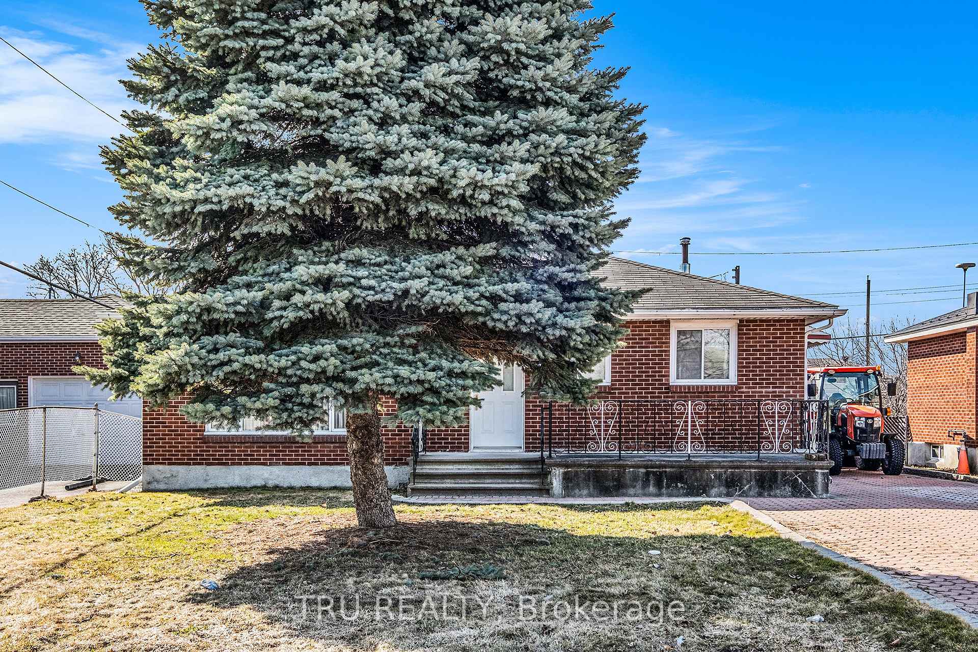 Photo 2 of 618 Mutual Street, Ottawa, Castle Heights/Rideau High — HOMEH