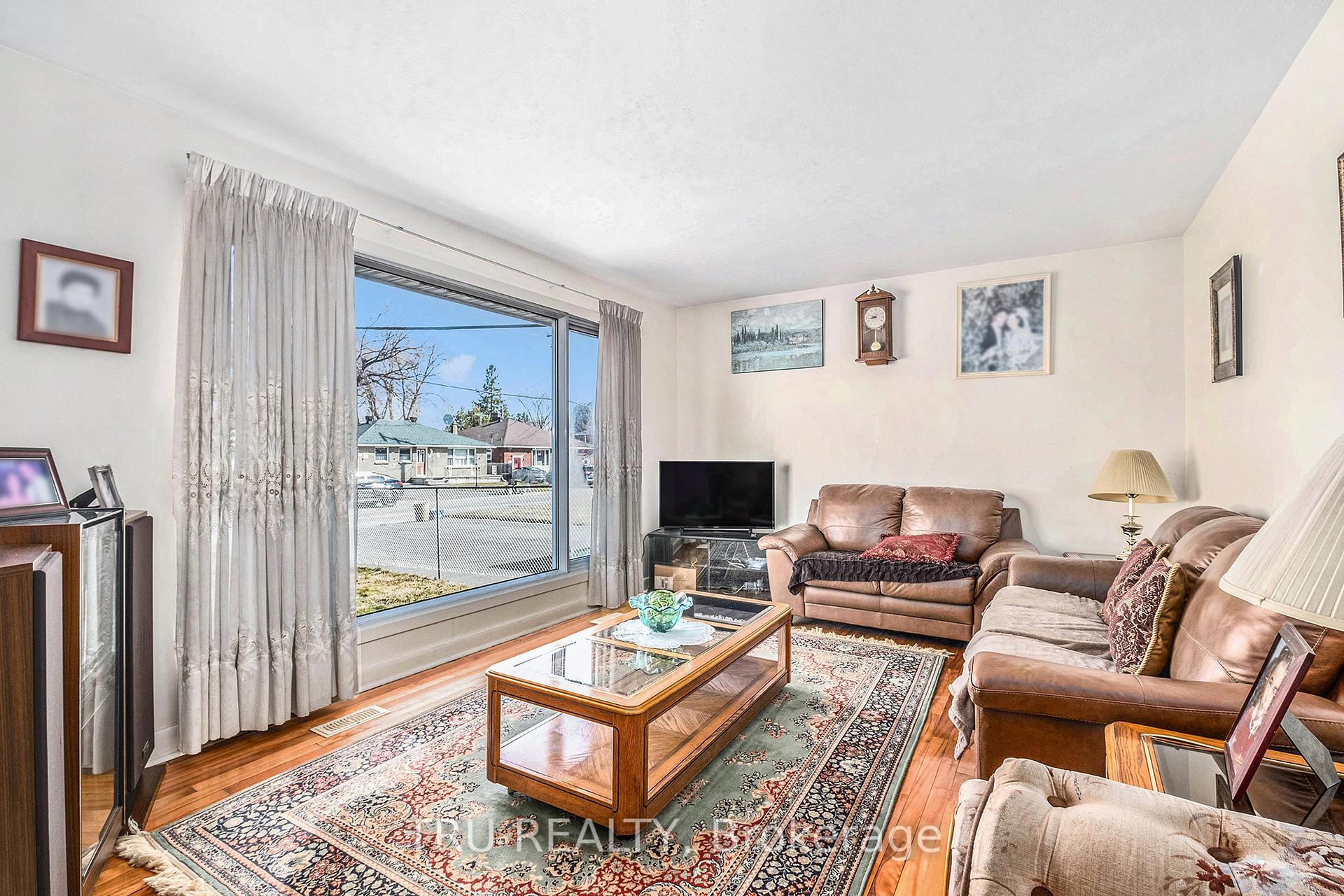 Photo 6 of 618 Mutual Street, Ottawa, Castle Heights/Rideau High — HOMEH
