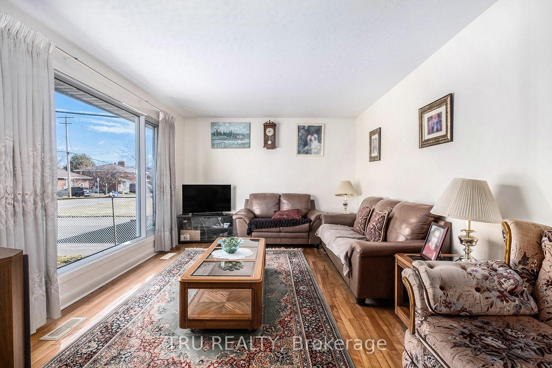 Photo 7 of 618 Mutual Street, Ottawa, Castle Heights/Rideau High — HOMEH