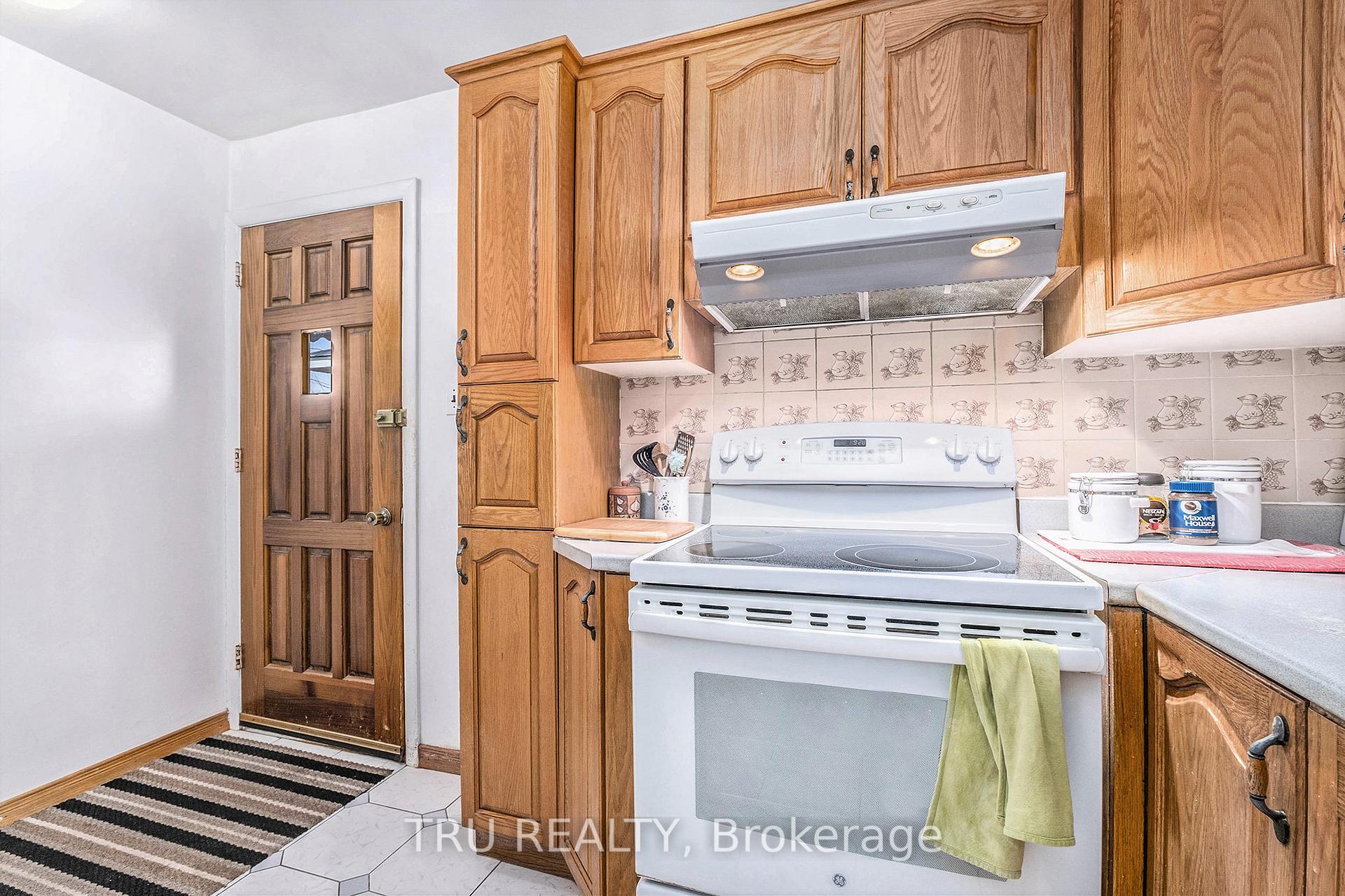 Photo 13 of 618 Mutual Street, Ottawa, Castle Heights/Rideau High — HOMEH