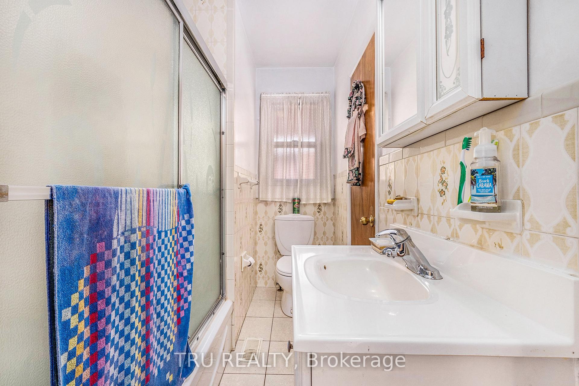 Photo 16 of 618 Mutual Street, Ottawa, Castle Heights/Rideau High — HOMEH