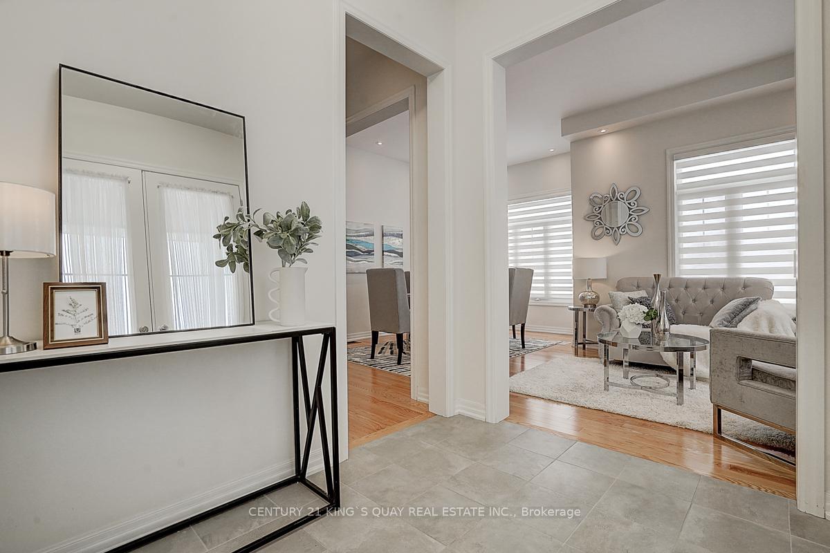 Photo 4 of 30 Collier Crescent, Markham, Wismer — HOMEH