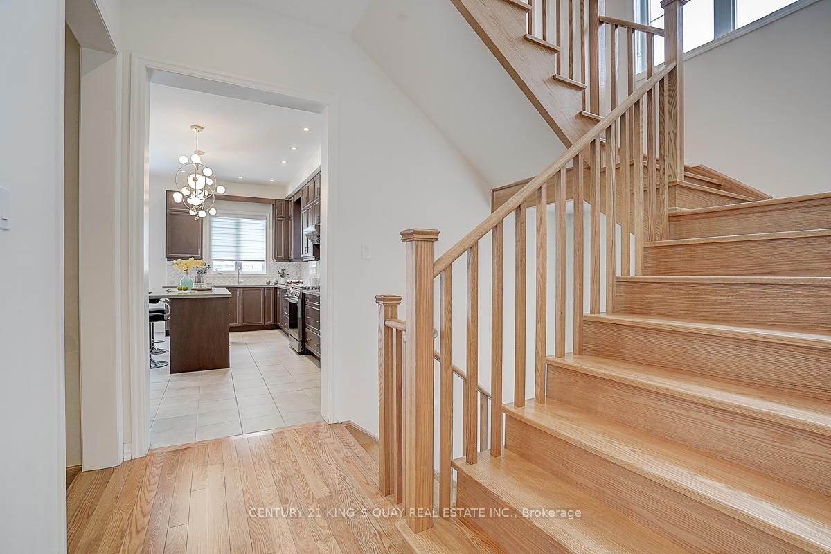 Photo 10 of 30 Collier Crescent, Markham, Wismer — HOMEH