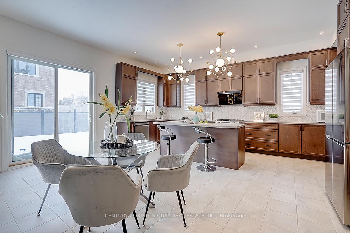 Photo 18 of 30 Collier Crescent, Markham, Wismer — HOMEH