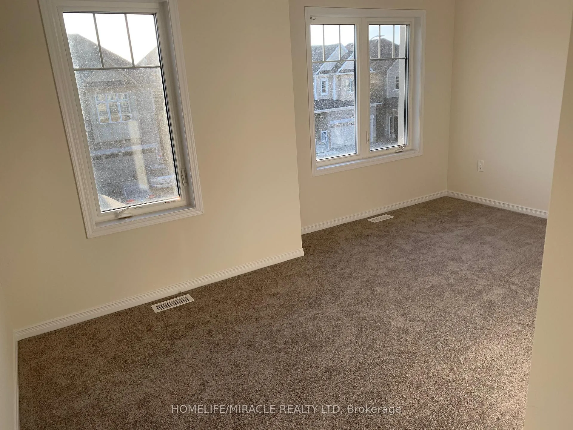 Photo 37 of 7844 Odell Crescent, Niagara Falls, Brown — HOMEH