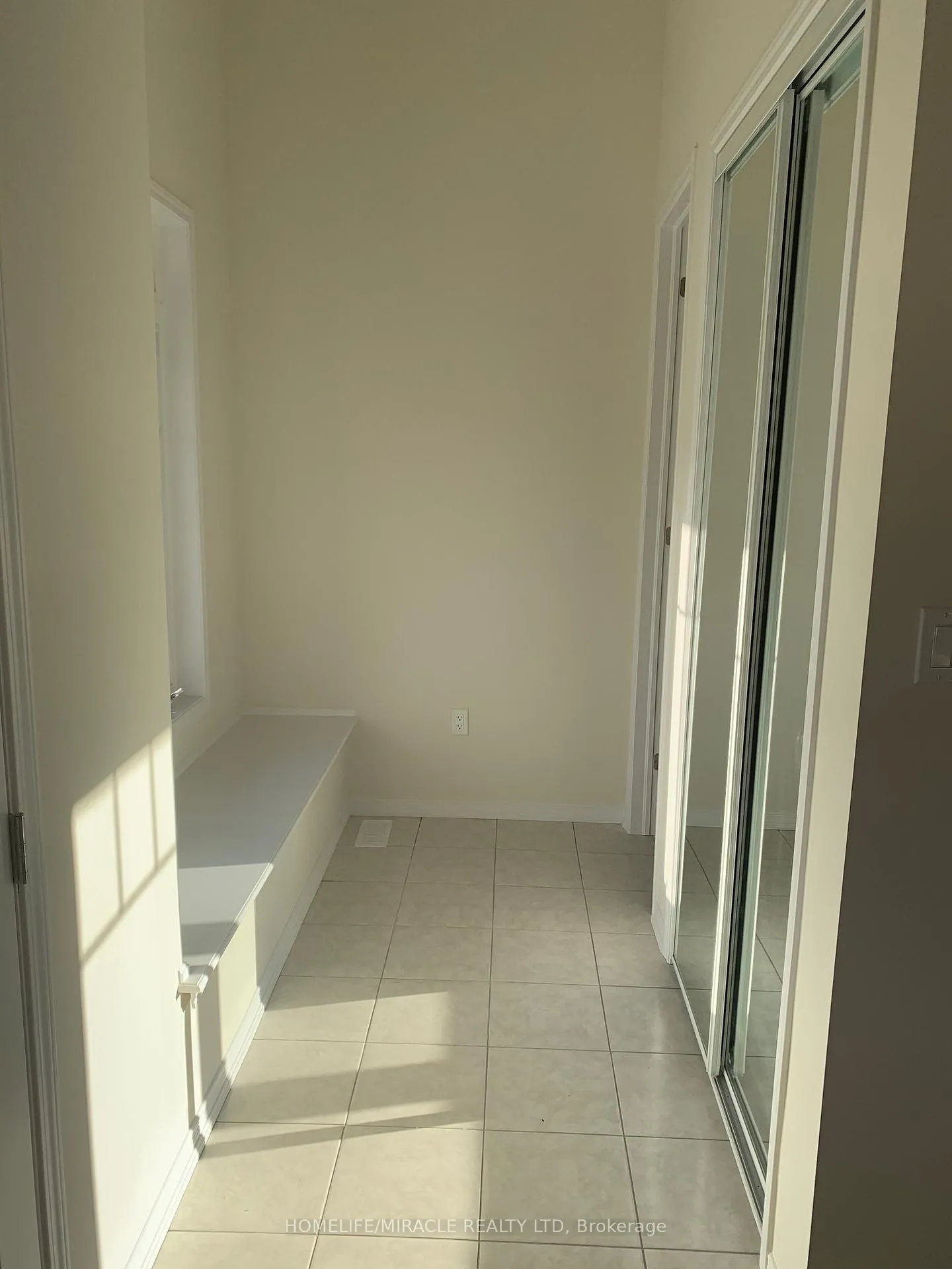 Photo 42 of 7844 Odell Crescent, Niagara Falls, Brown — HOMEH