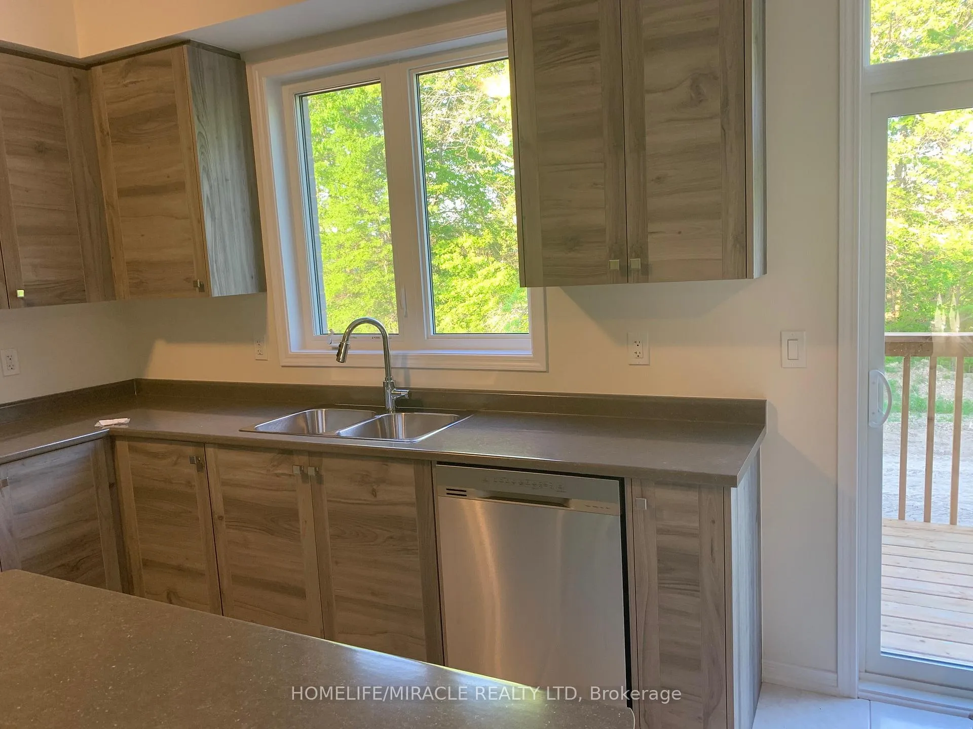 Photo 49 of 7844 Odell Crescent, Niagara Falls, Brown — HOMEH