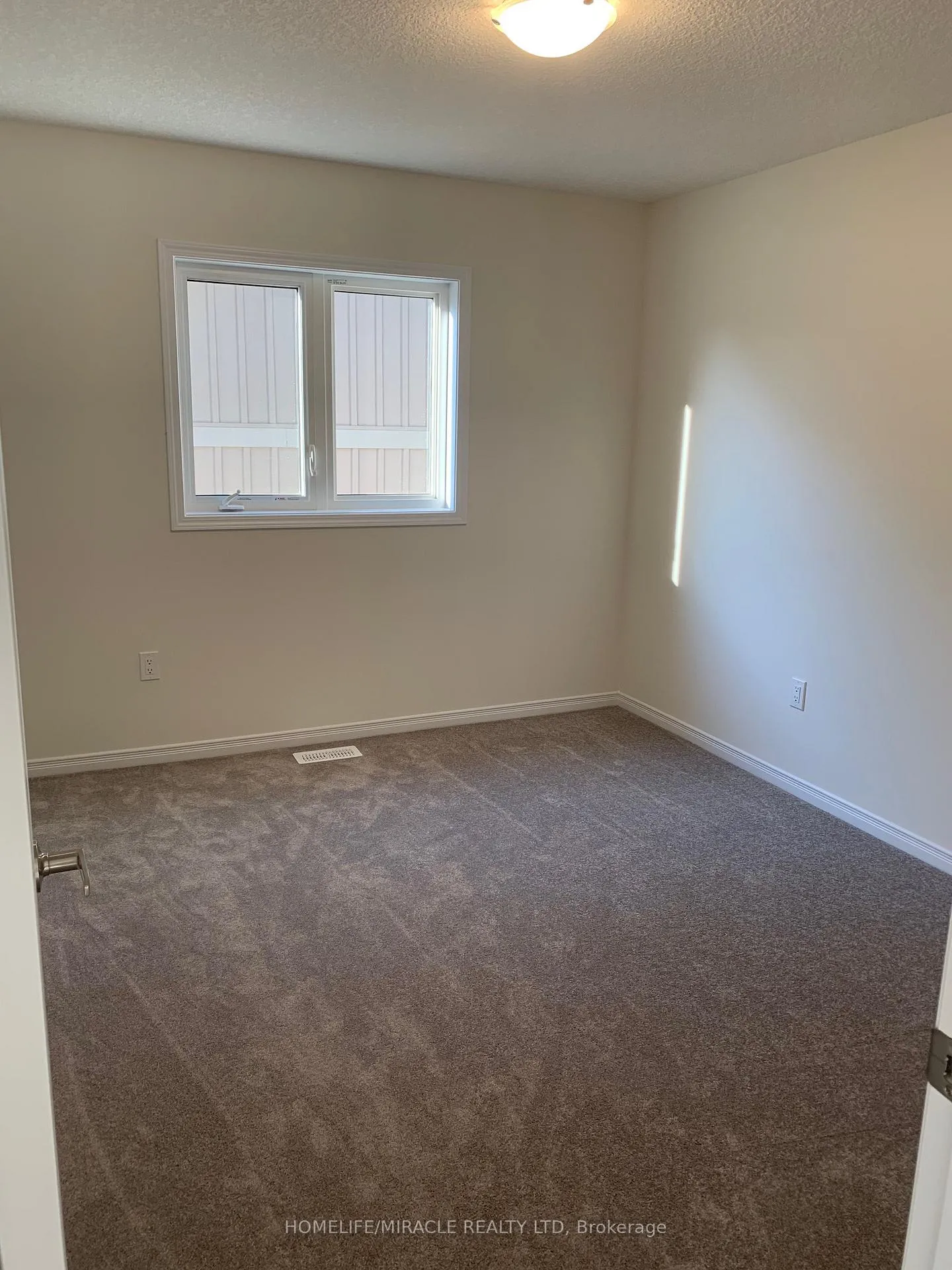 Photo 54 of 7844 Odell Crescent, Niagara Falls, Brown — HOMEH
