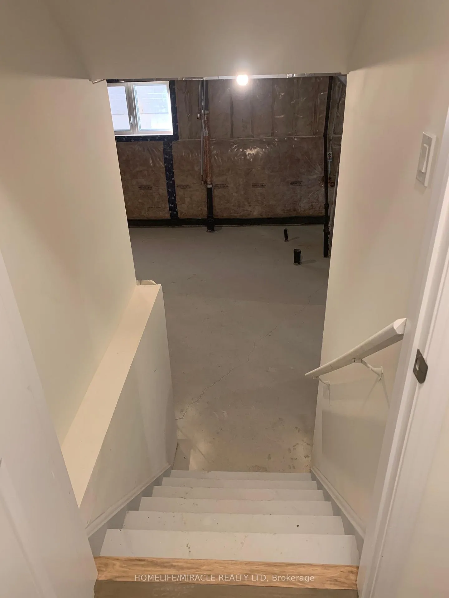 Photo 101 of 7844 Odell Crescent, Niagara Falls, Brown — HOMEH