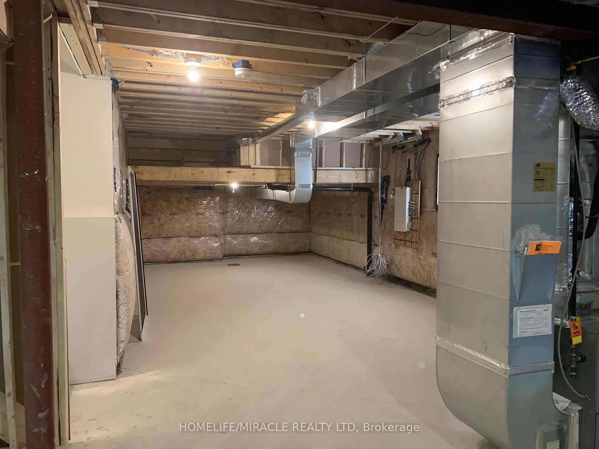 Photo 116 of 7844 Odell Crescent, Niagara Falls, Brown — HOMEH