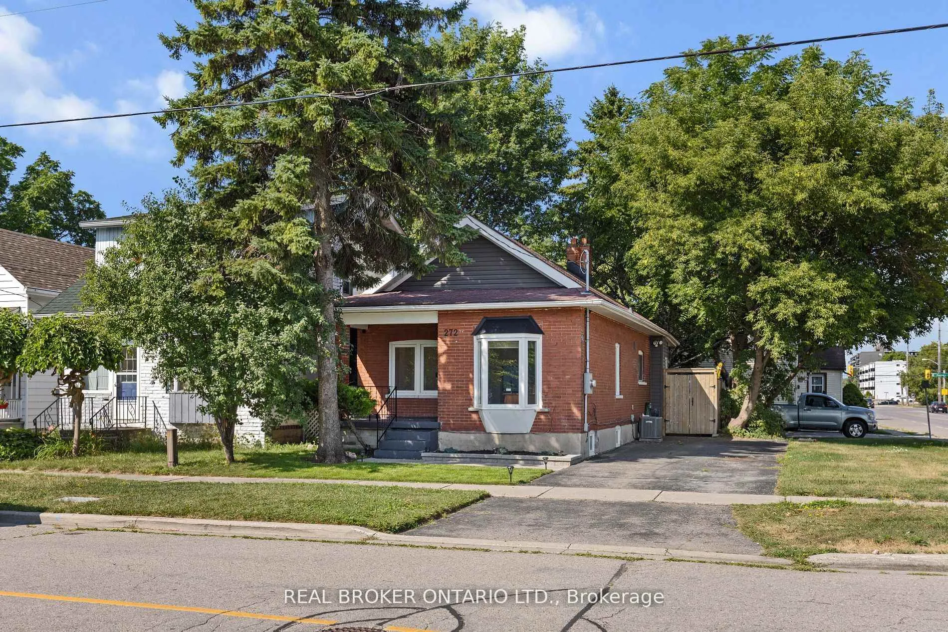 Photo 4 of 272 Burk Street, Oshawa, Vanier — HOMEH