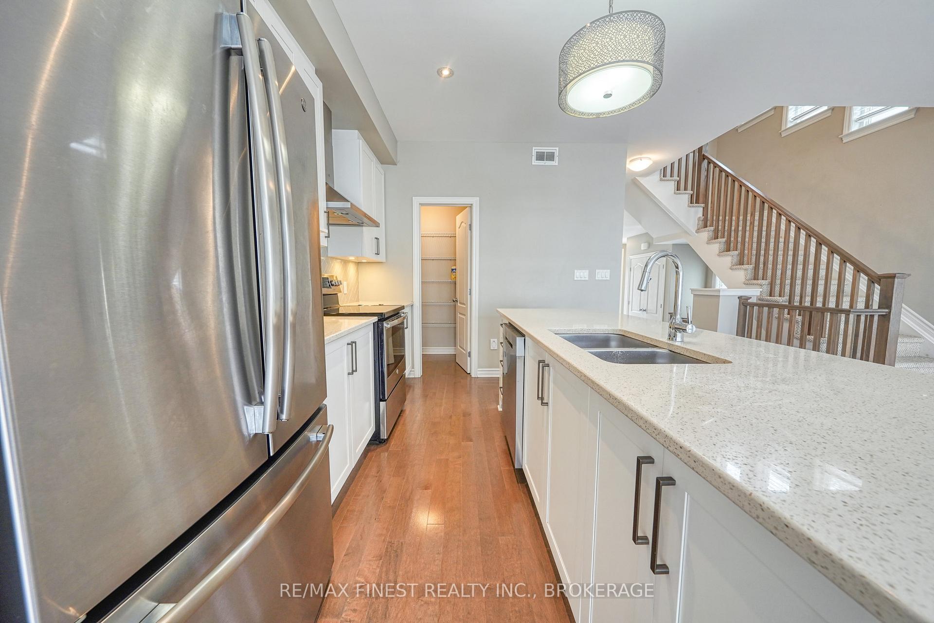 Photo 11 of 1088 Horizon Drive, Kingston, City Northwest — HOMEH