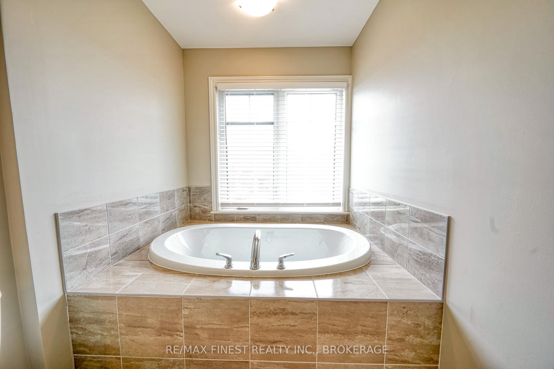 Photo 24 of 1088 Horizon Drive, Kingston, City Northwest — HOMEH