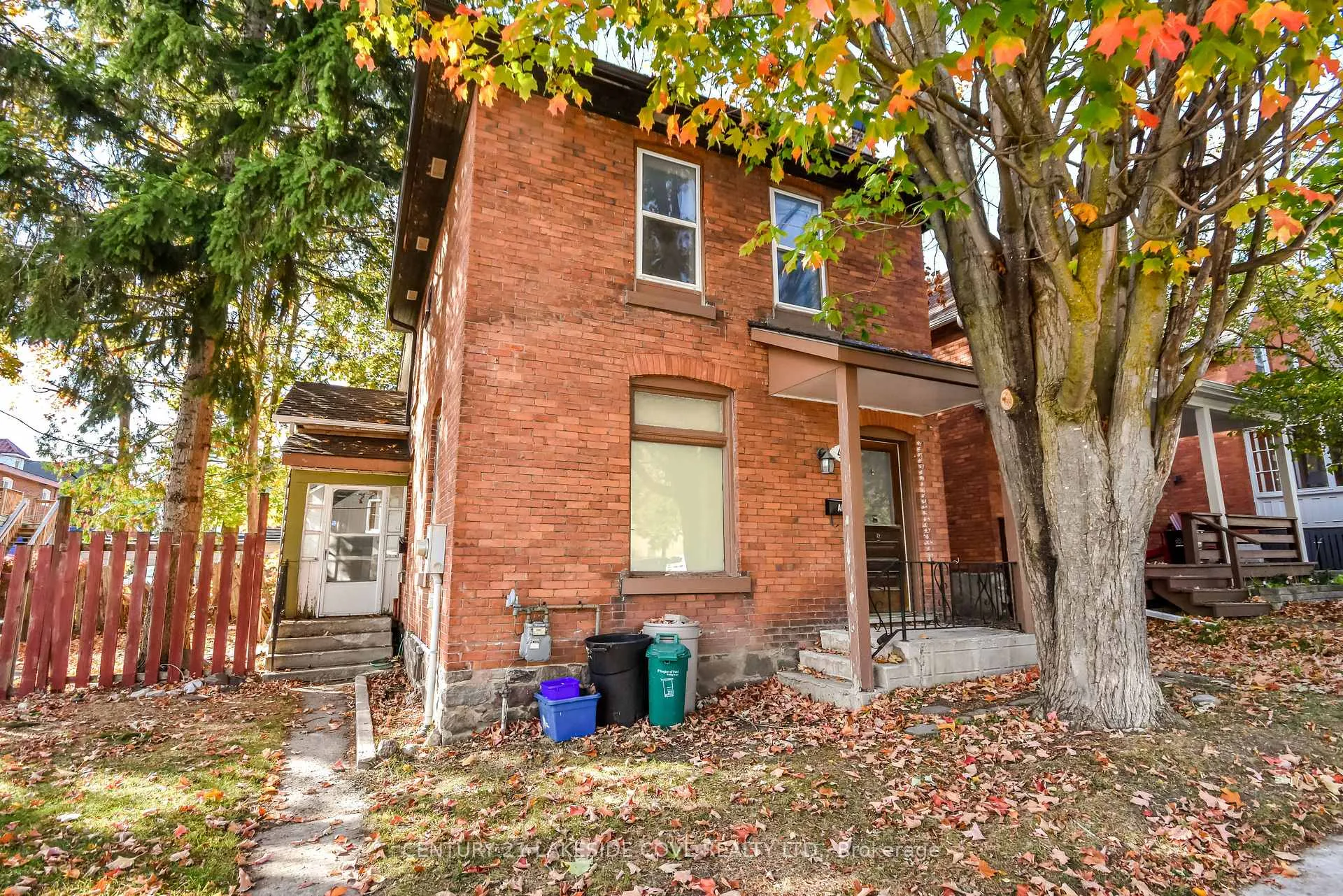 Front of 41 Albert Street N