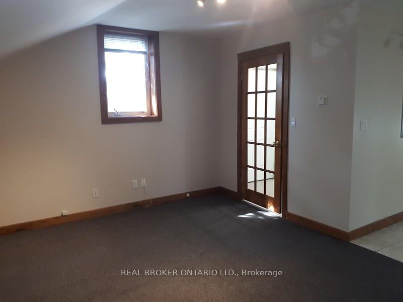 Photo 13 of 18 First Avenue, Orangeville — HOMEH
