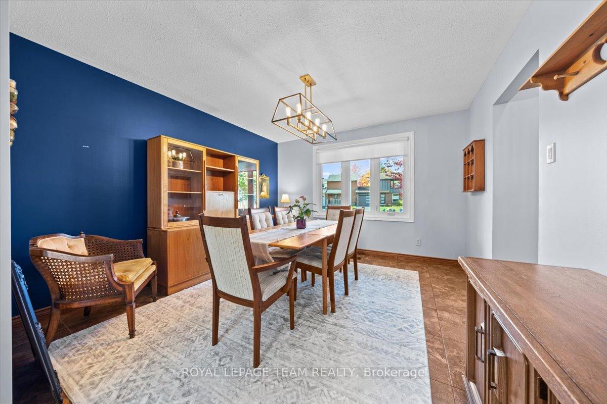 Photo 6 of 1633 Grey Nuns Drive, Ottawa, Convent Glen South — HOMEH