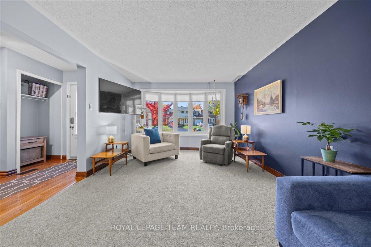 Photo 10 of 1633 Grey Nuns Drive, Ottawa, Convent Glen South — HOMEH