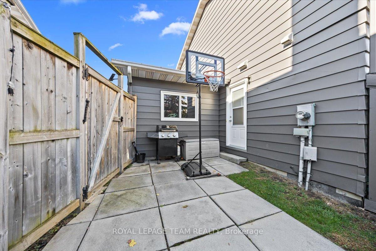 Photo 24 of 1633 Grey Nuns Drive, Ottawa, Convent Glen South — HOMEH