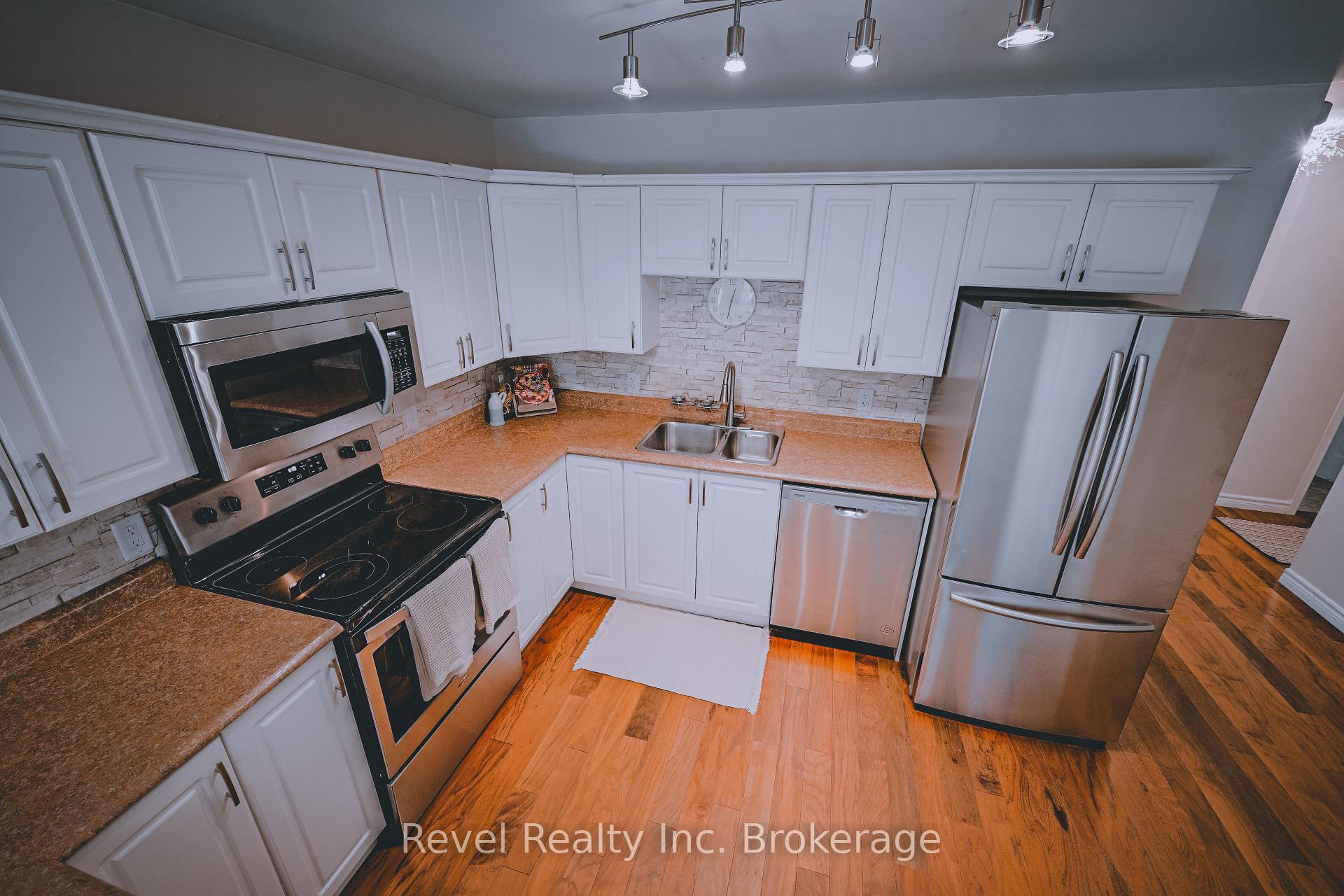 Photo 25 of 256 Thelma Avenue, North Bay, Ferris — HOMEH