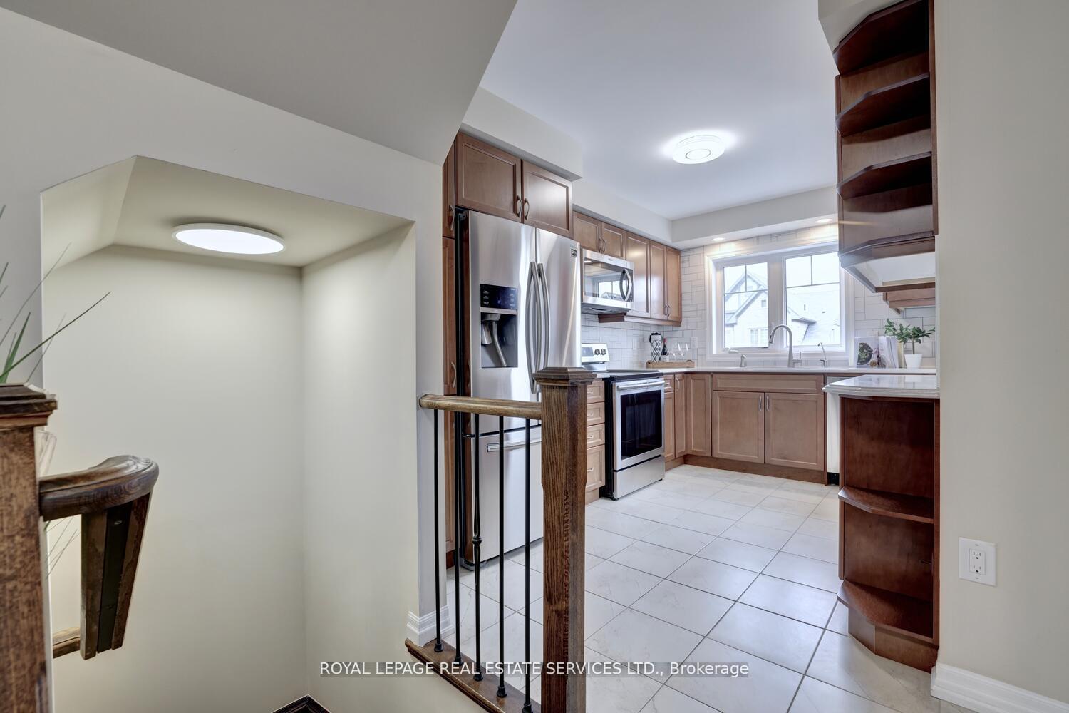 Photo 16 of 1234 Rose Way, Milton, Cobban — HOMEH