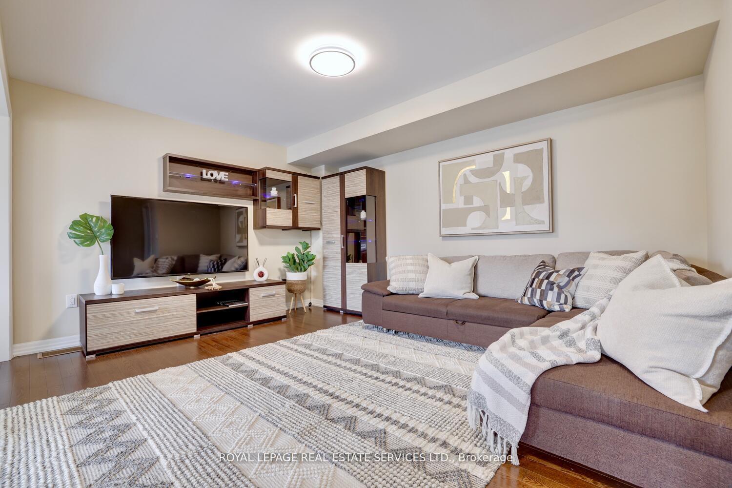 Photo 12 of 1234 Rose Way, Milton, Cobban — HOMEH