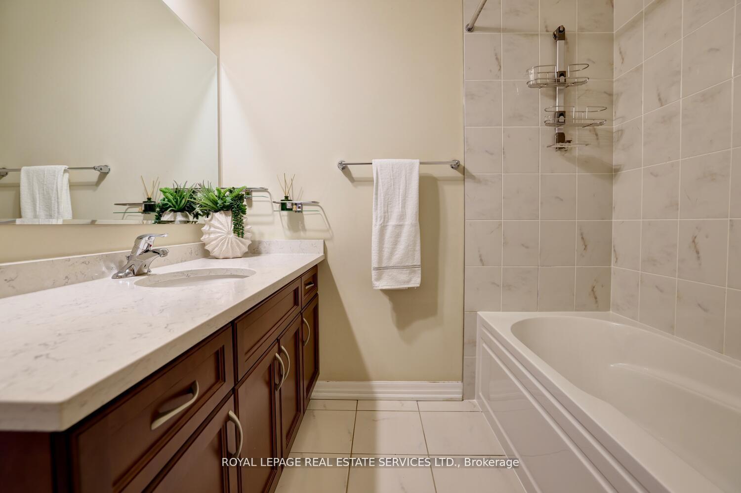 Photo 27 of 1234 Rose Way, Milton, Cobban — HOMEH