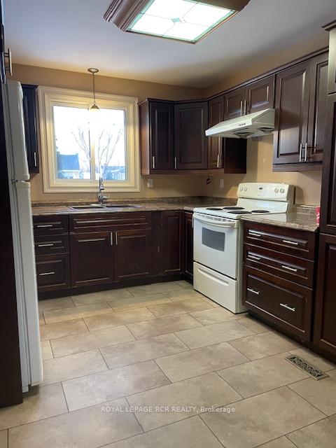 Photo 1 of 5 Hammond Street, New Tecumseth, Beeton — HOMEH