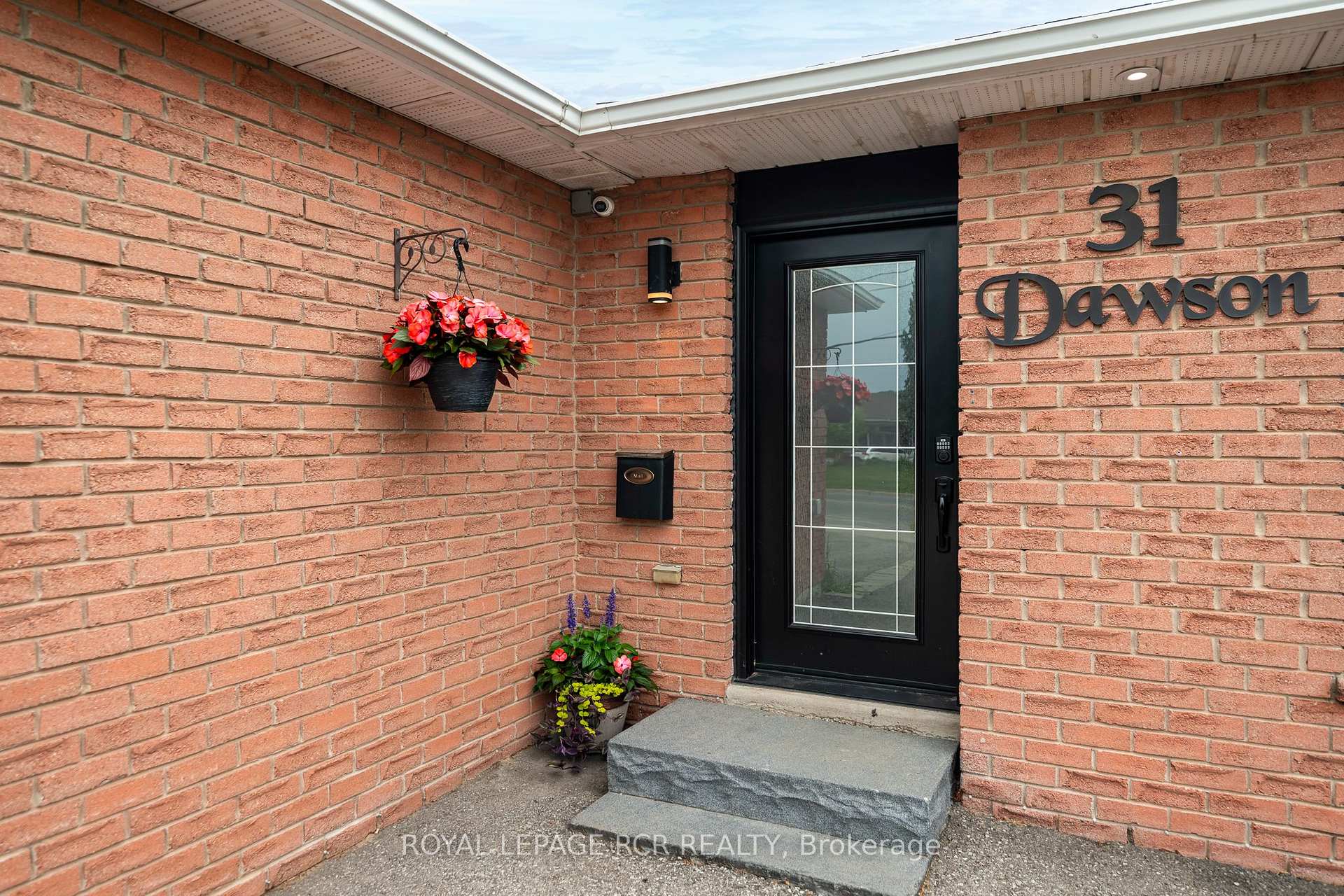 Photo 1 of 31 Dawson Road, Orangeville — HOMEH