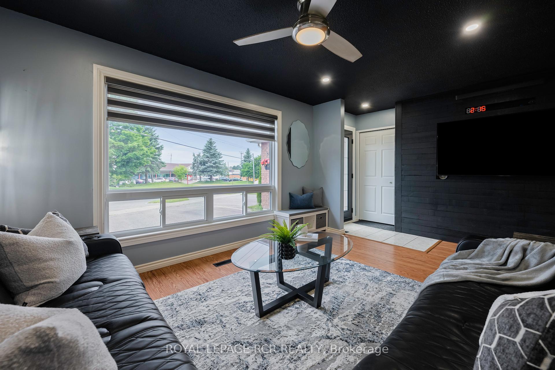 Photo 27 of 31 Dawson Road, Orangeville — HOMEH