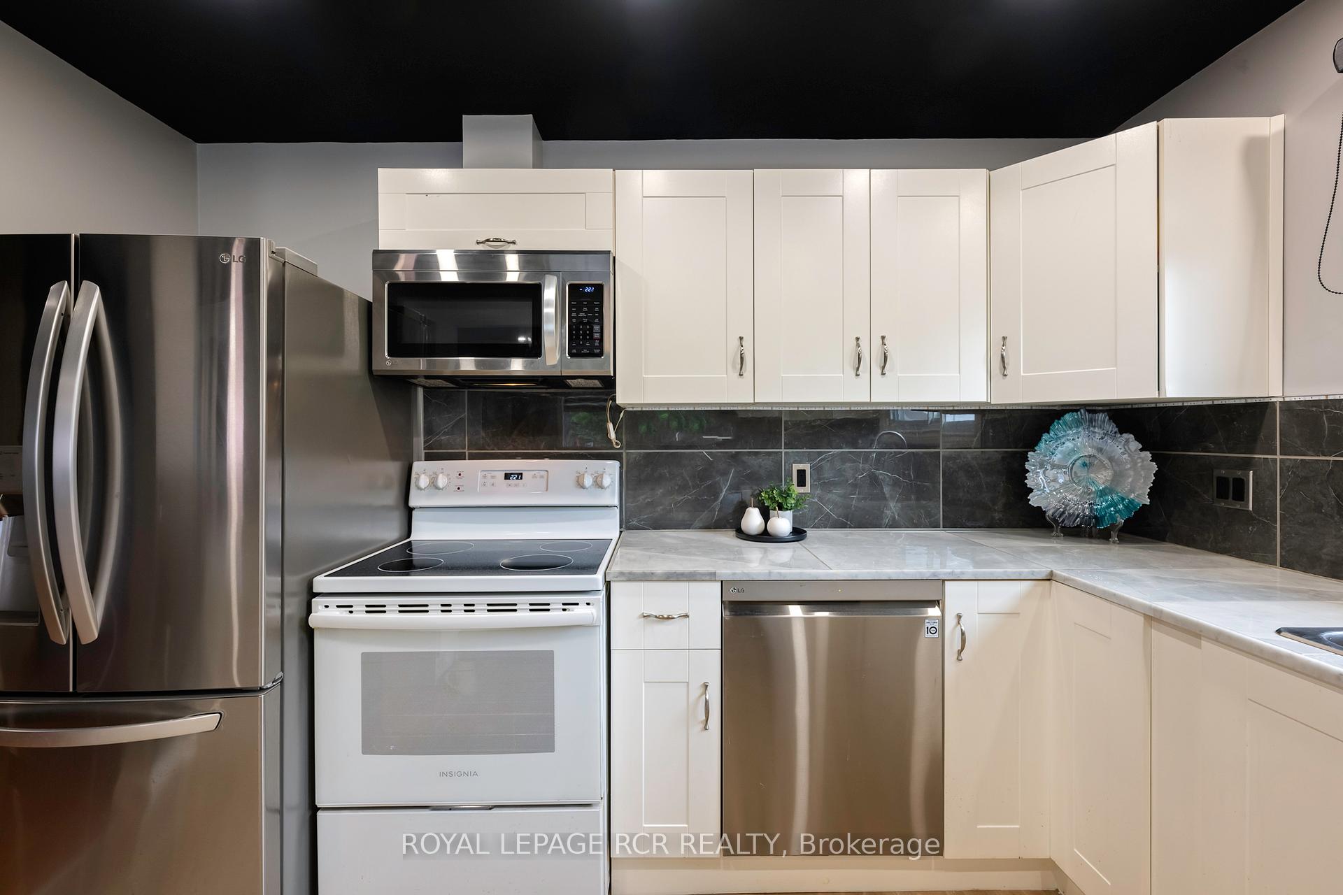 Photo 9 of 31 Dawson Road, Orangeville — HOMEH