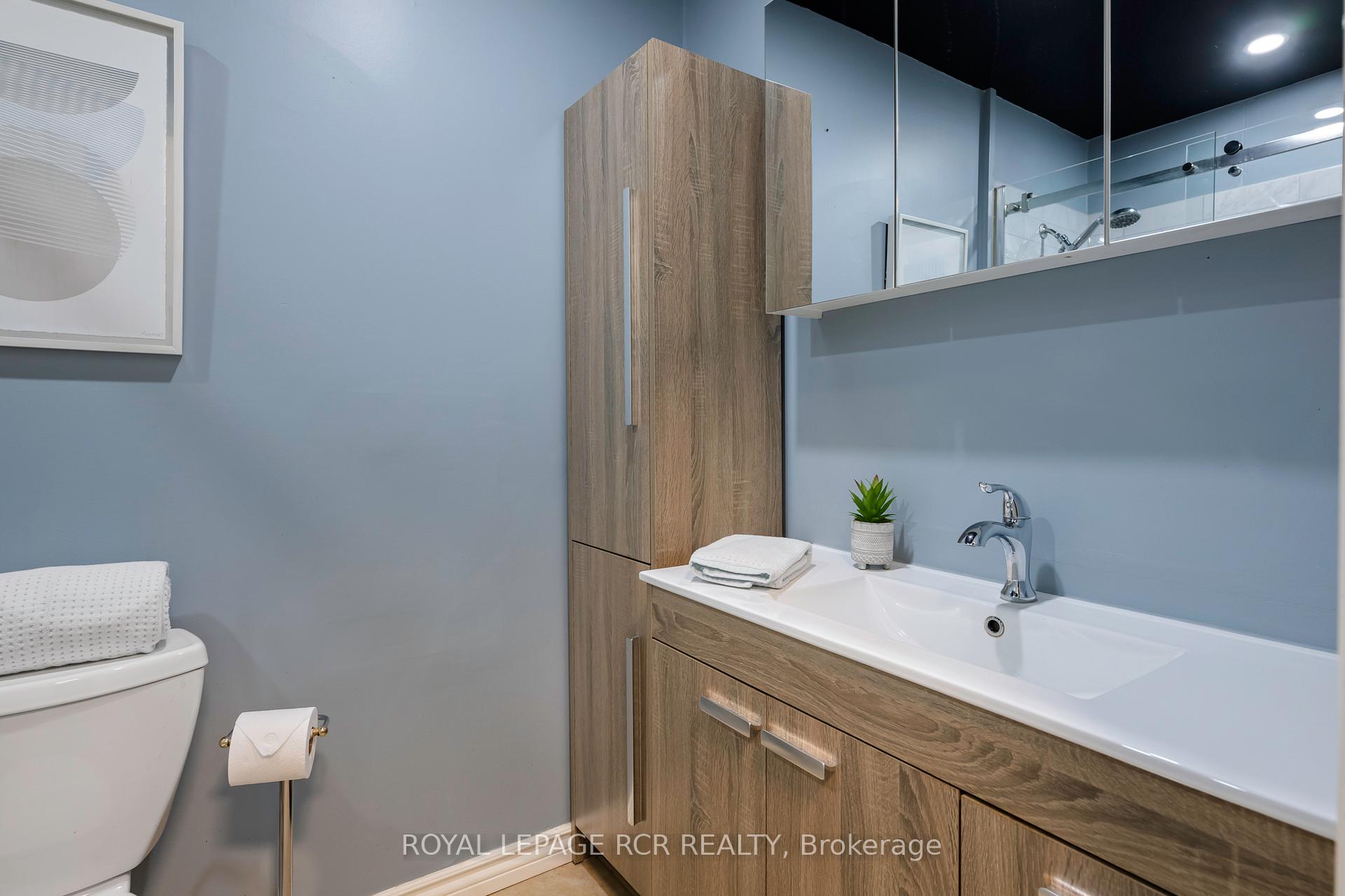 Photo 11 of 31 Dawson Road, Orangeville — HOMEH