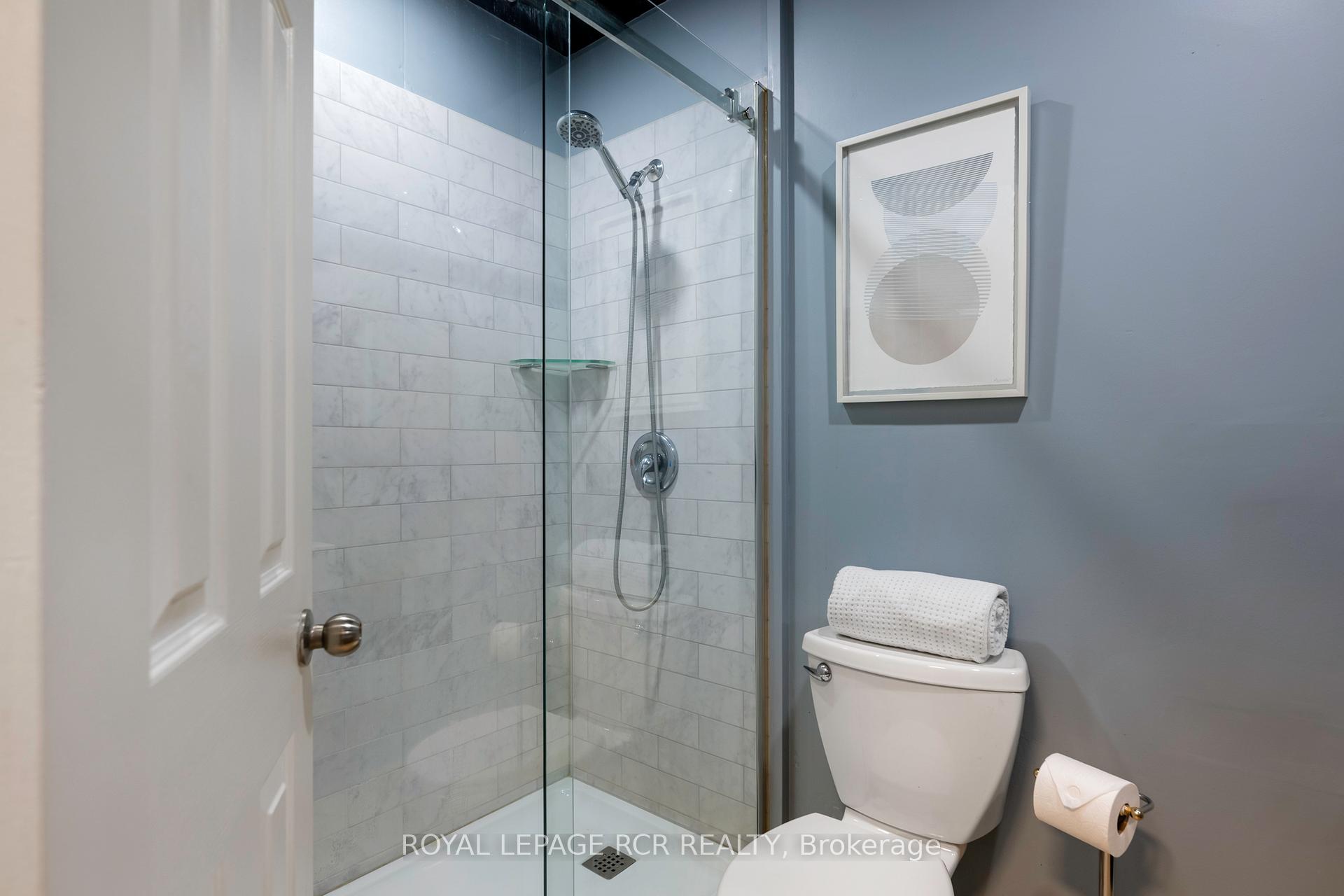 Photo 2 of 31 Dawson Road, Orangeville — HOMEH