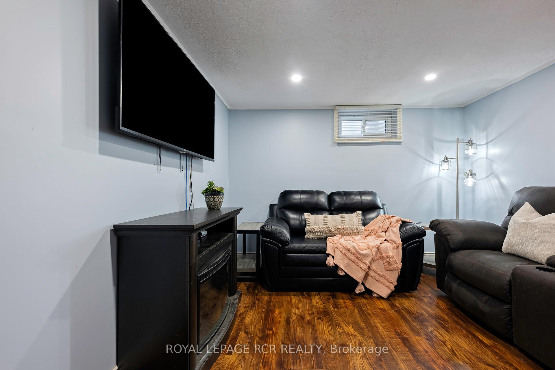 Photo 26 of 31 Dawson Road, Orangeville — HOMEH