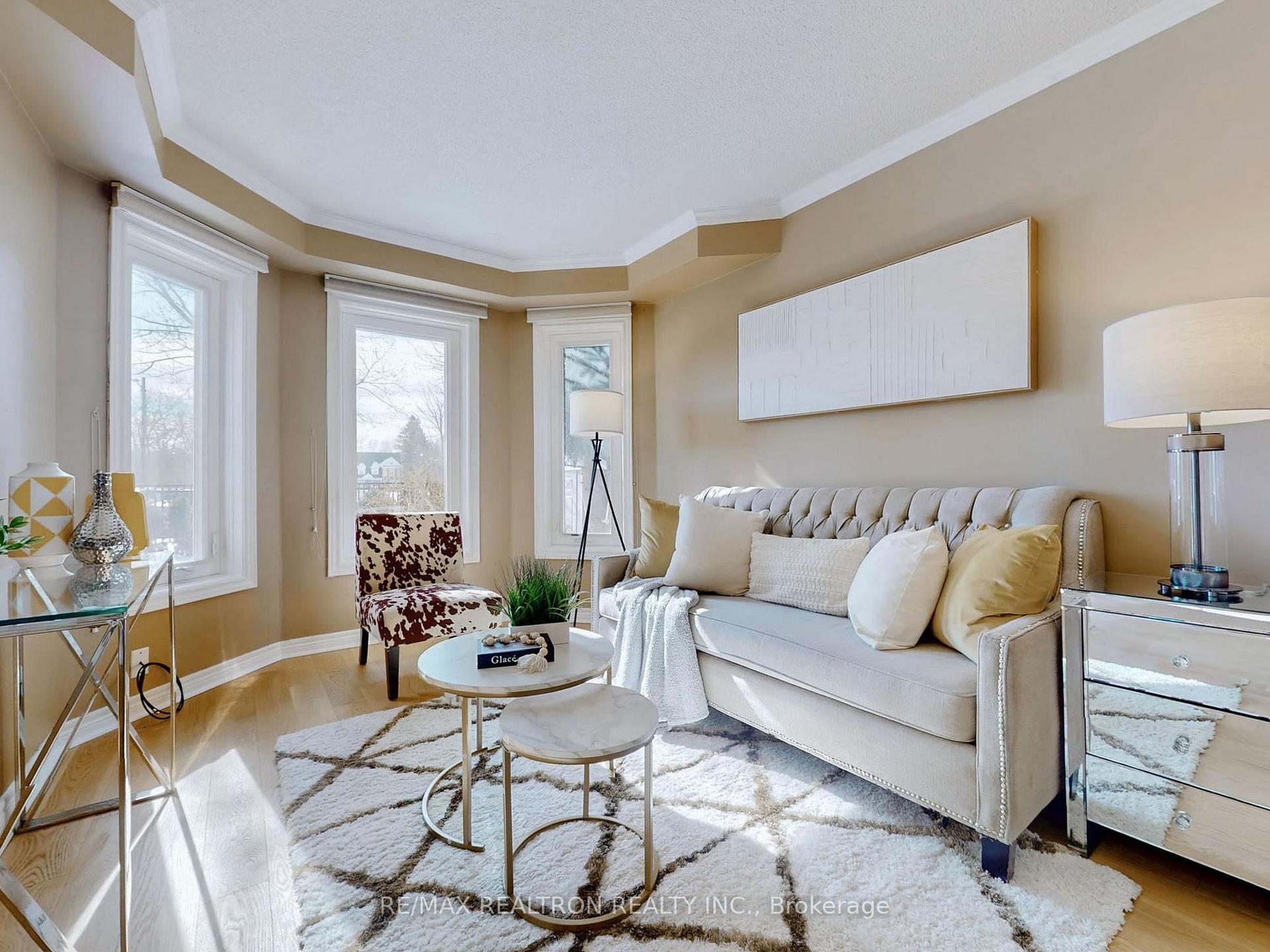 Photo 3 of 93 Lichfield Road, Markham, Unionville — HOMEH