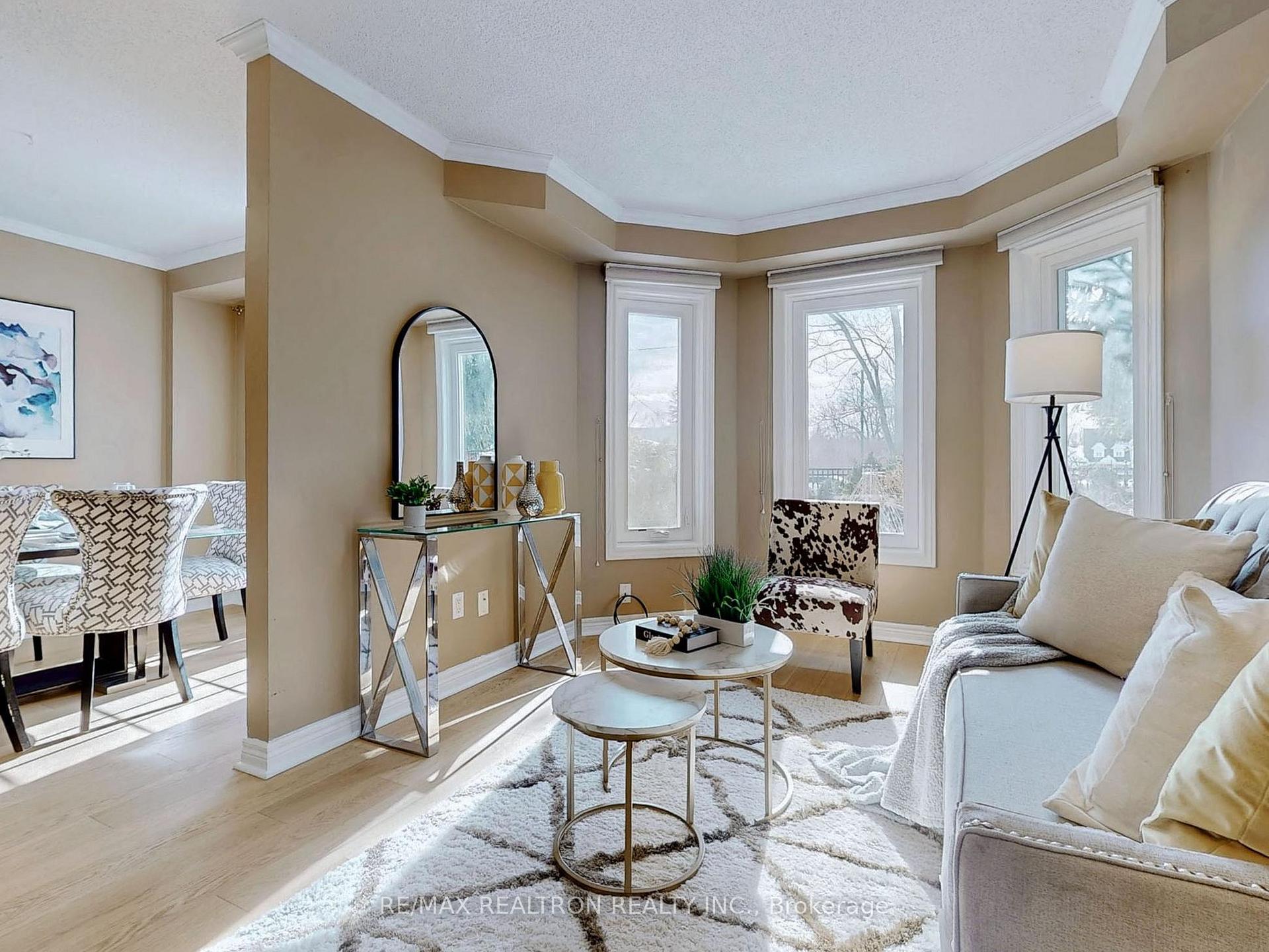 Photo 4 of 93 Lichfield Road, Markham, Unionville — HOMEH
