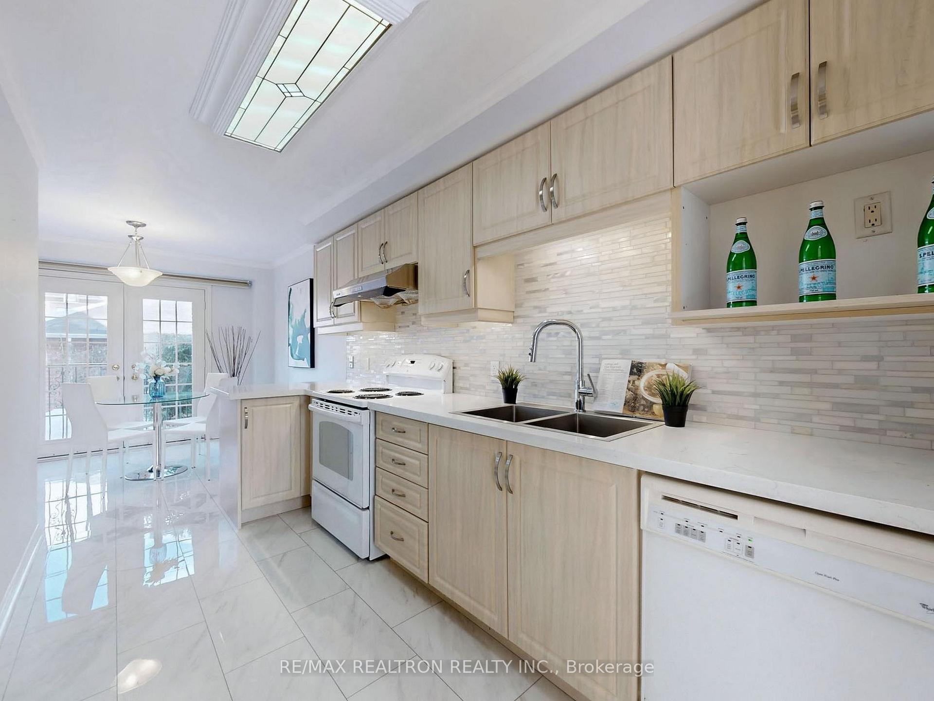 Photo 9 of 93 Lichfield Road, Markham, Unionville — HOMEH