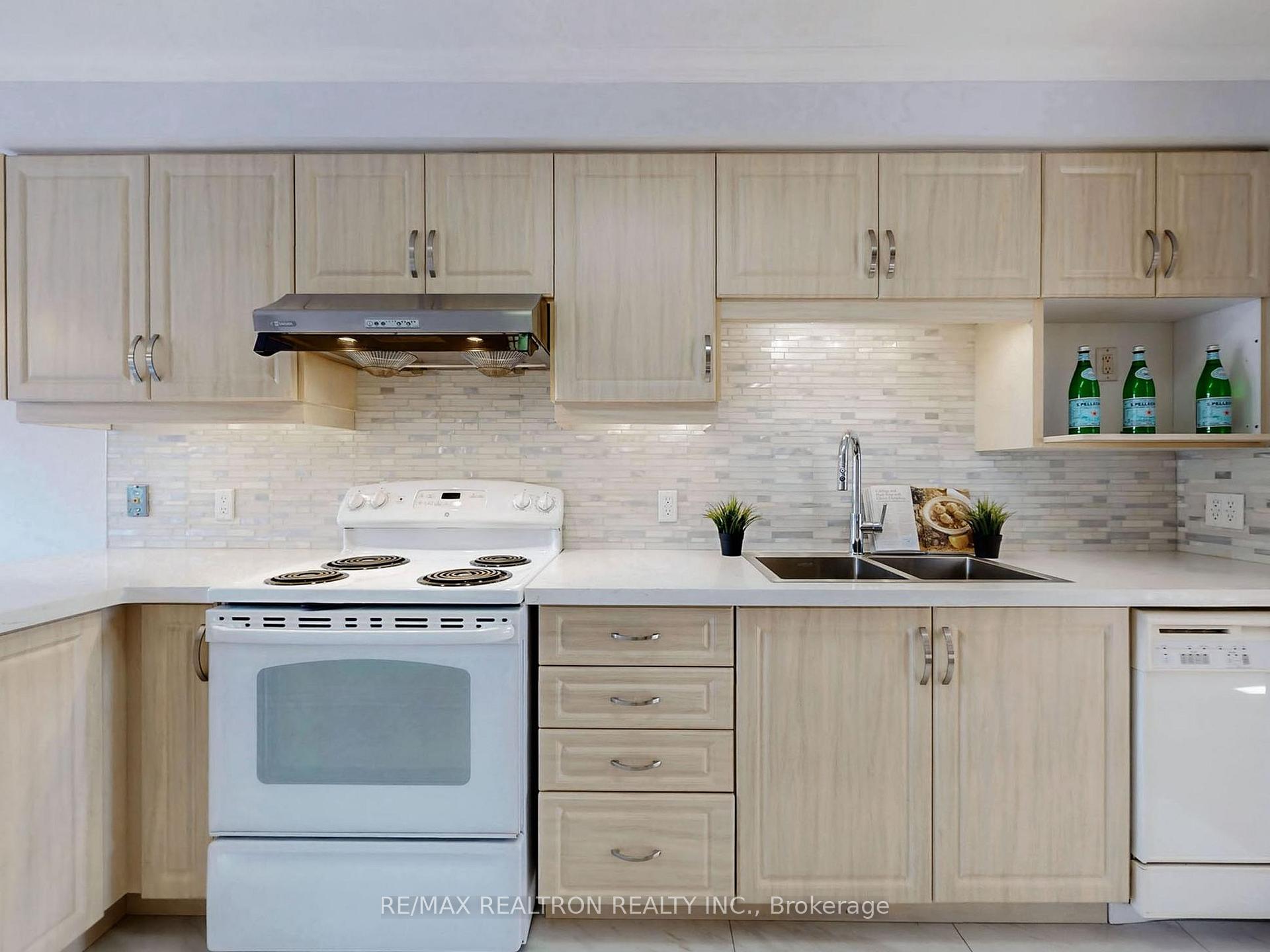 Photo 11 of 93 Lichfield Road, Markham, Unionville — HOMEH