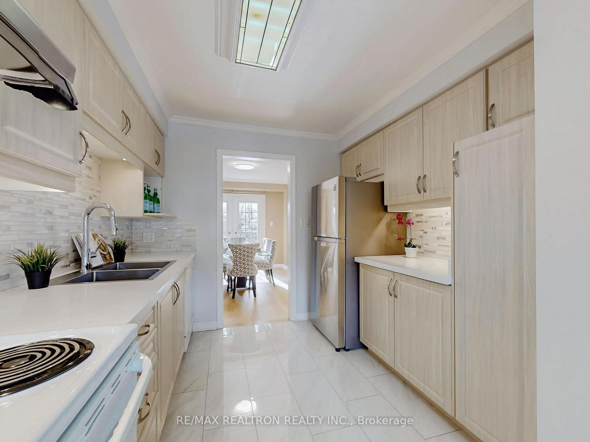Photo 14 of 93 Lichfield Road, Markham, Unionville — HOMEH